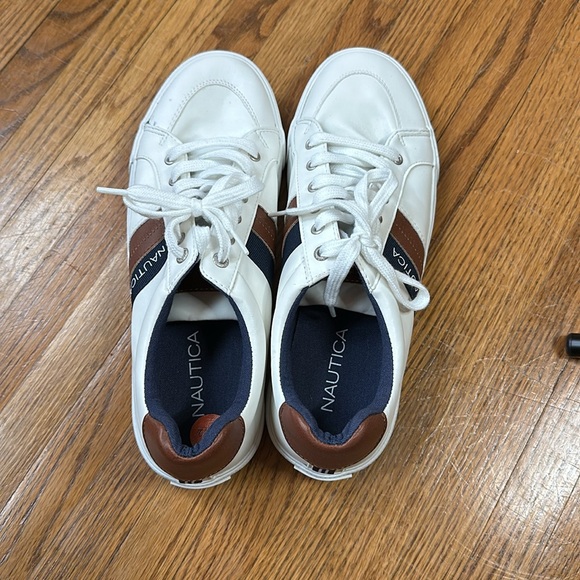Nautica shoes! Size 9.5 - Picture 5 of 6